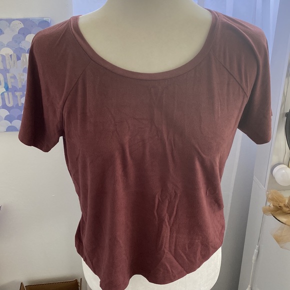 Adorable ladies top💗 - Picture 2 of 3